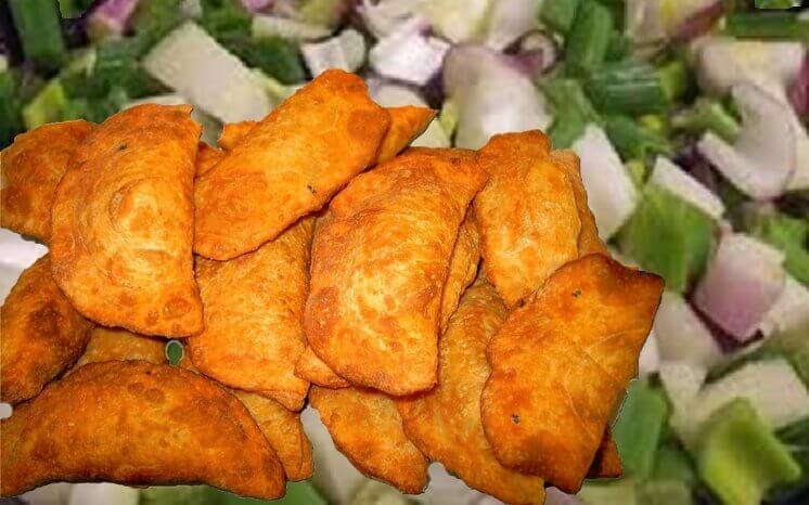 empanadas vegetarianas de queso y cebolla al verdeo